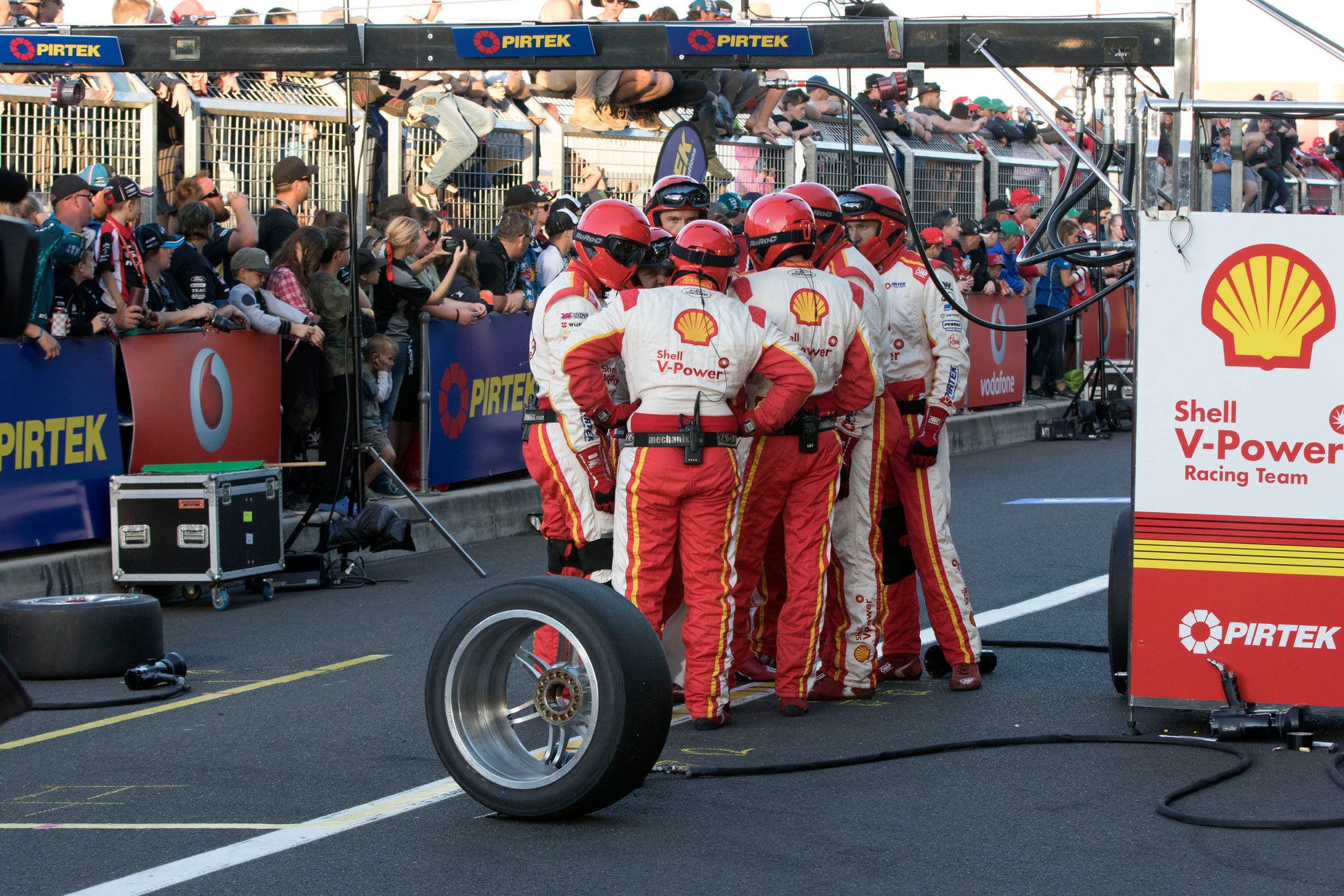 2017 Shell V-Power Racing Team Crew Suit – Dick Johnson - Formula Johnson